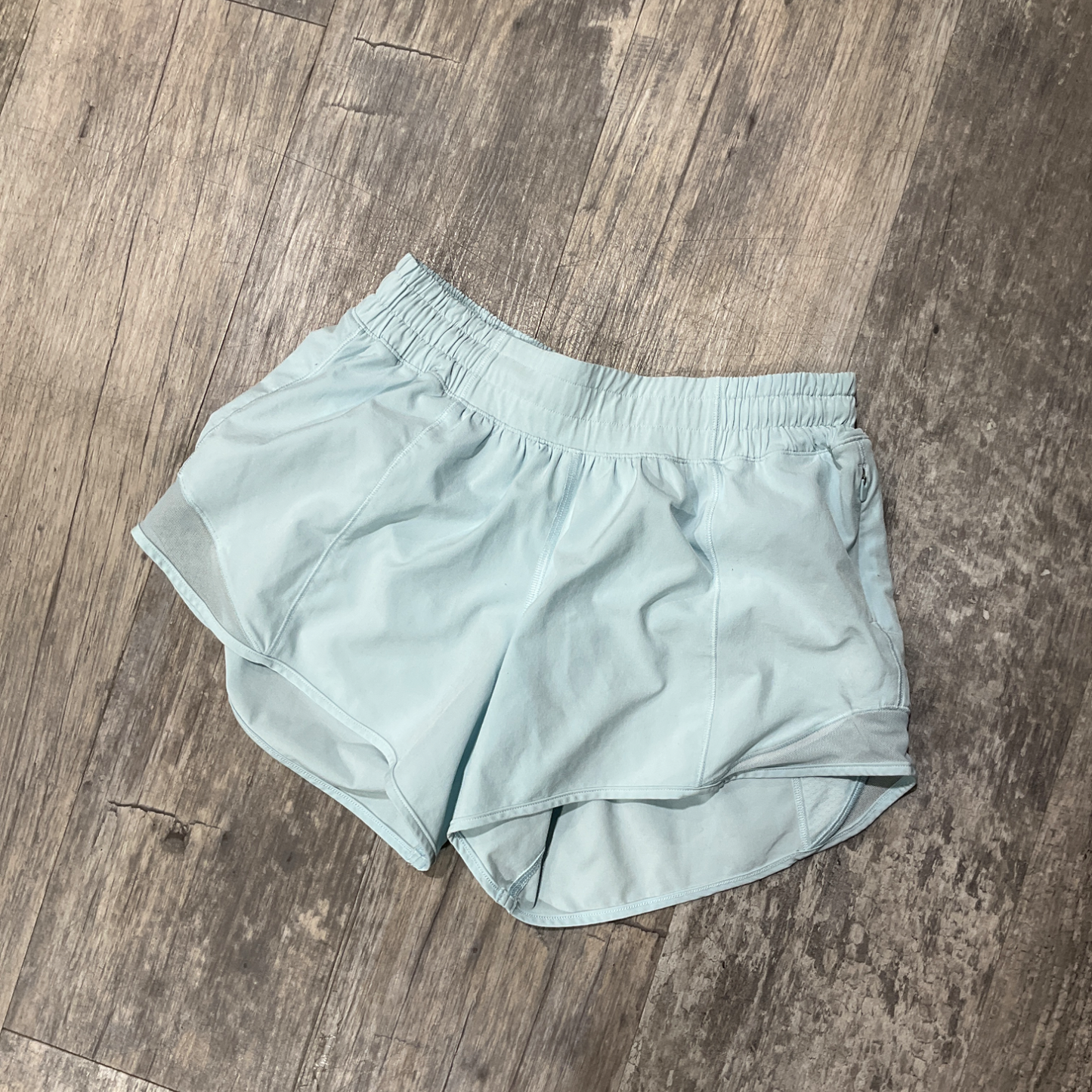 Lulu Lemon Athletic Shorts Size 3/4