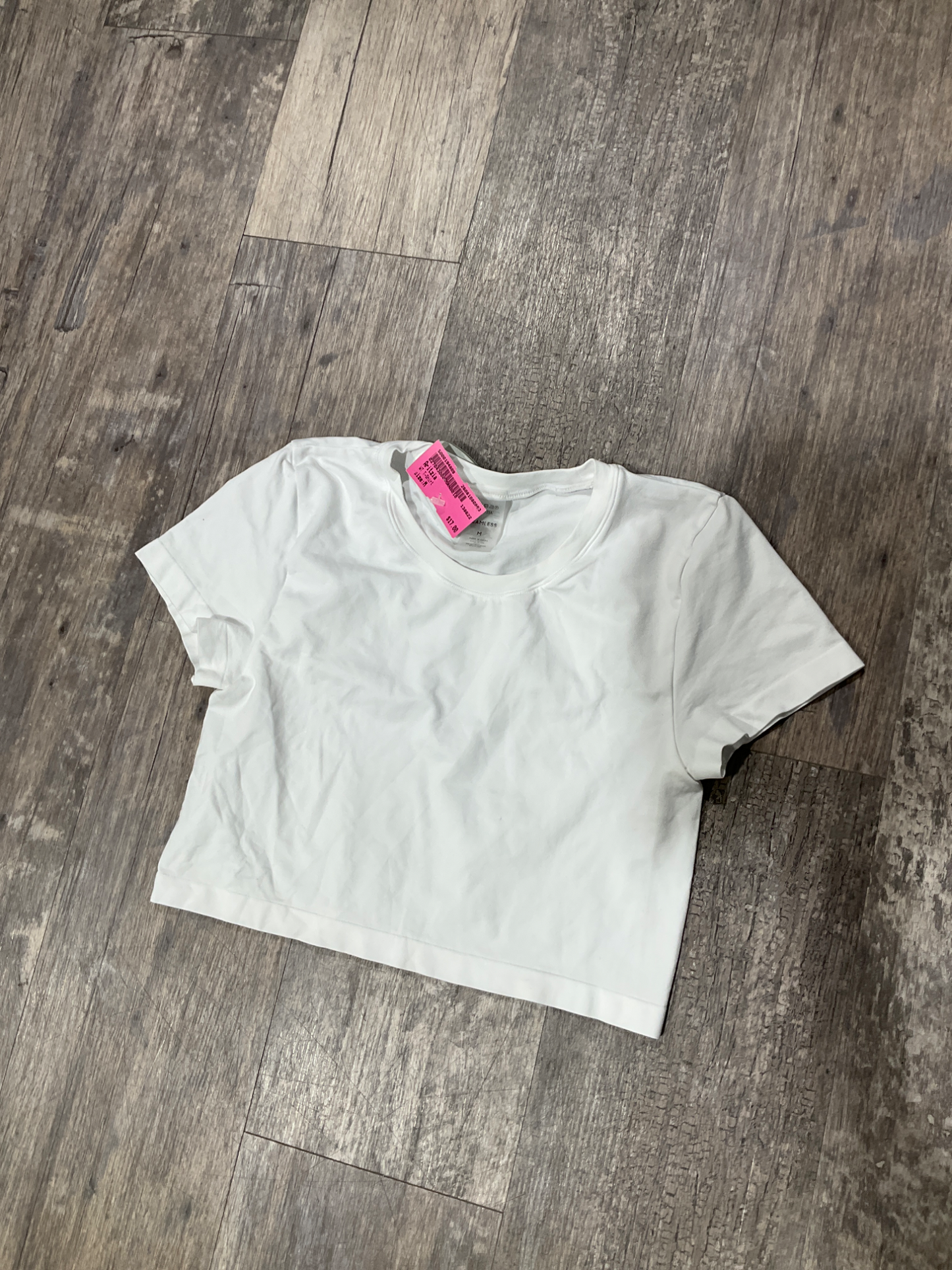 Aritzia T-Shirt Size Medium