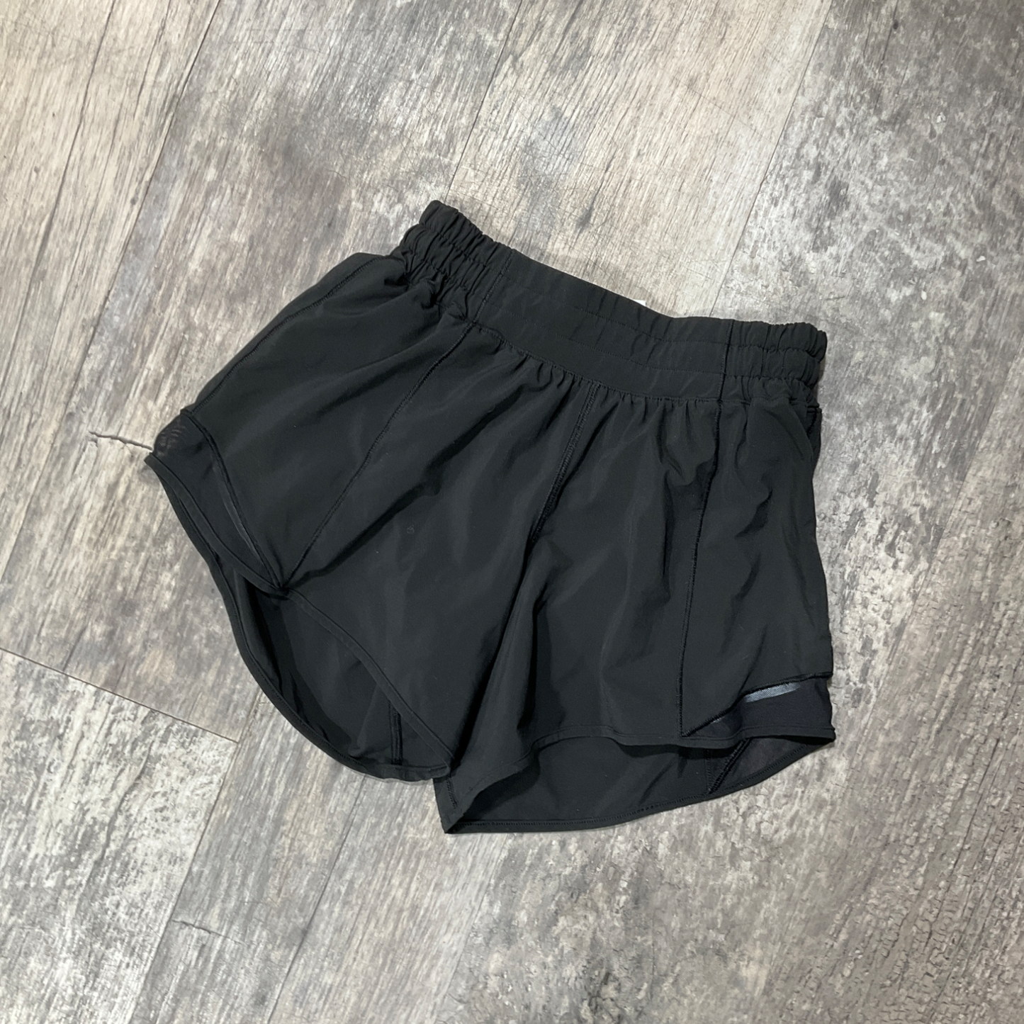 Lulu Lemon Athletic Shorts Size 3/4