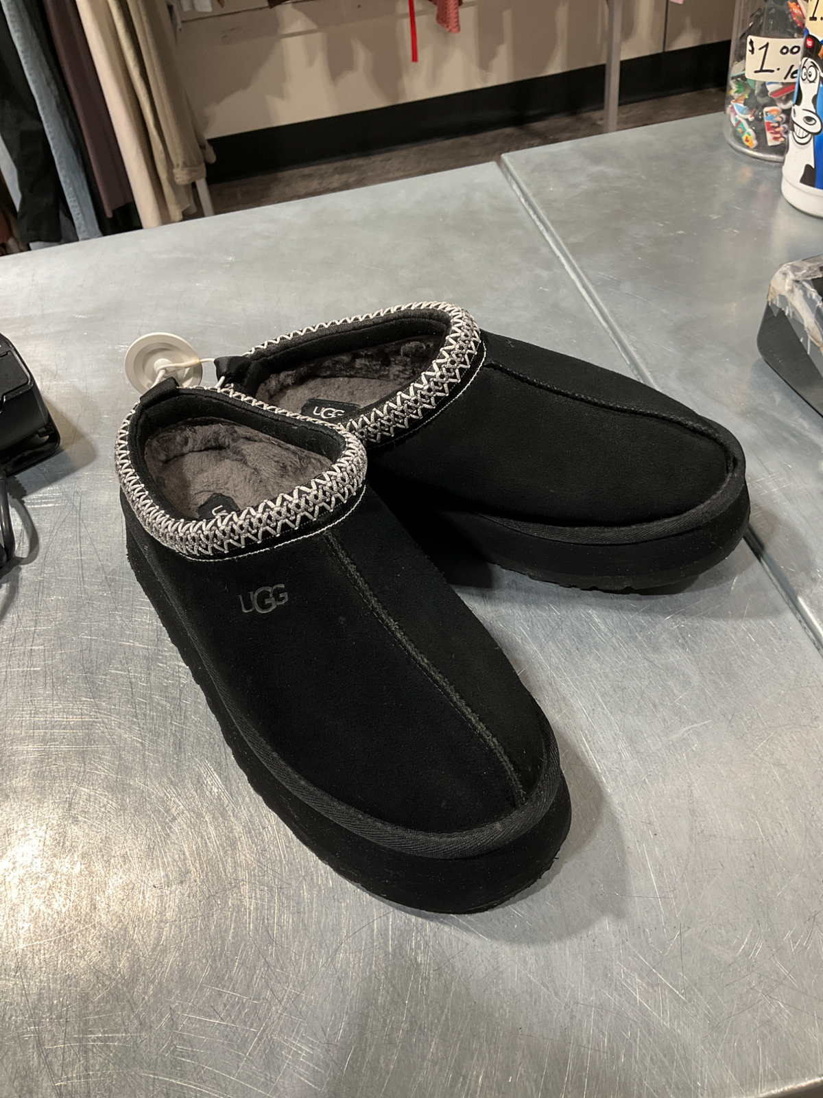 Uggs Casual Shoes Women’s 9 (EUR 40)
