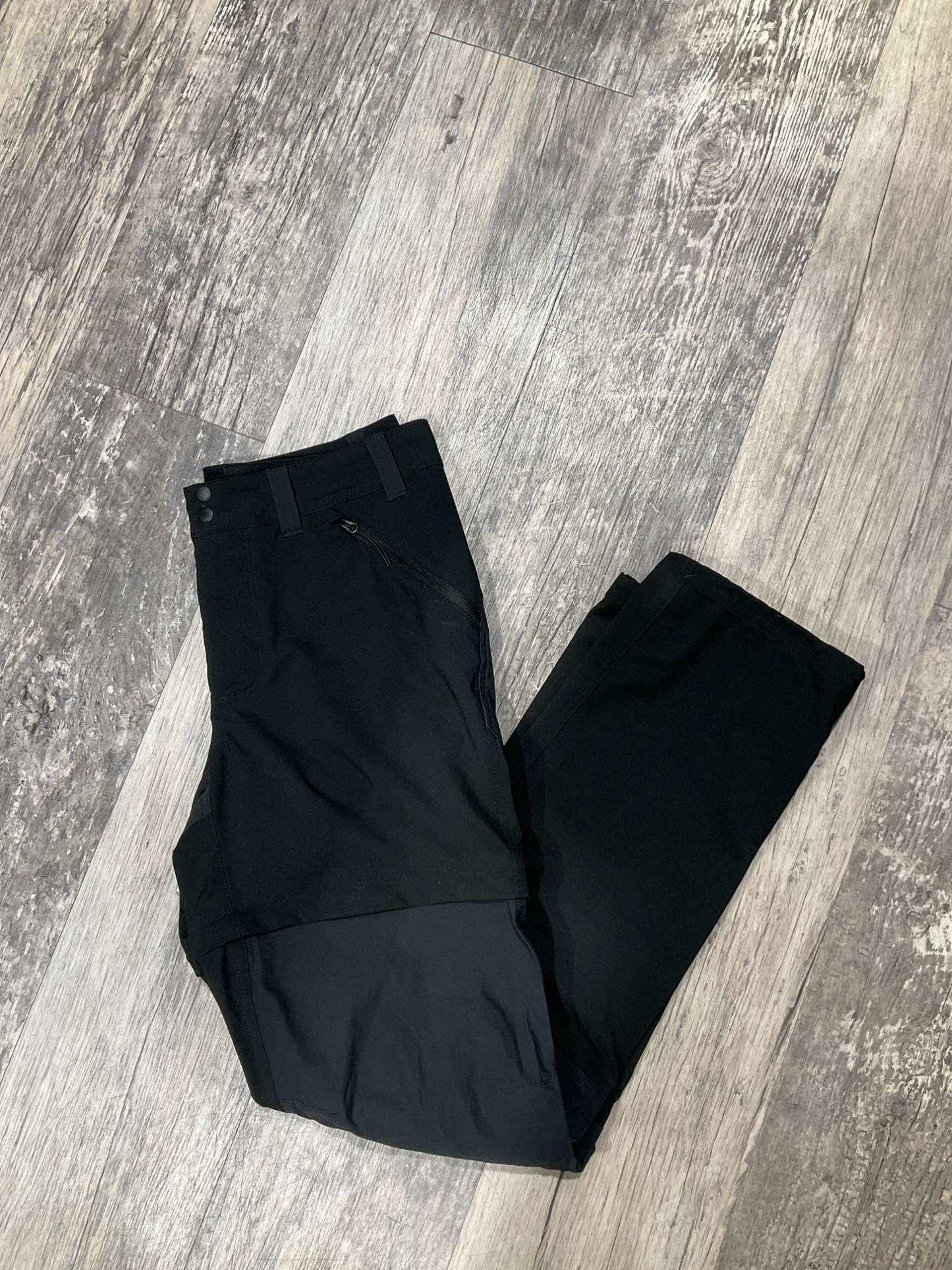Aritzia Khakis Size 3/4 (27)