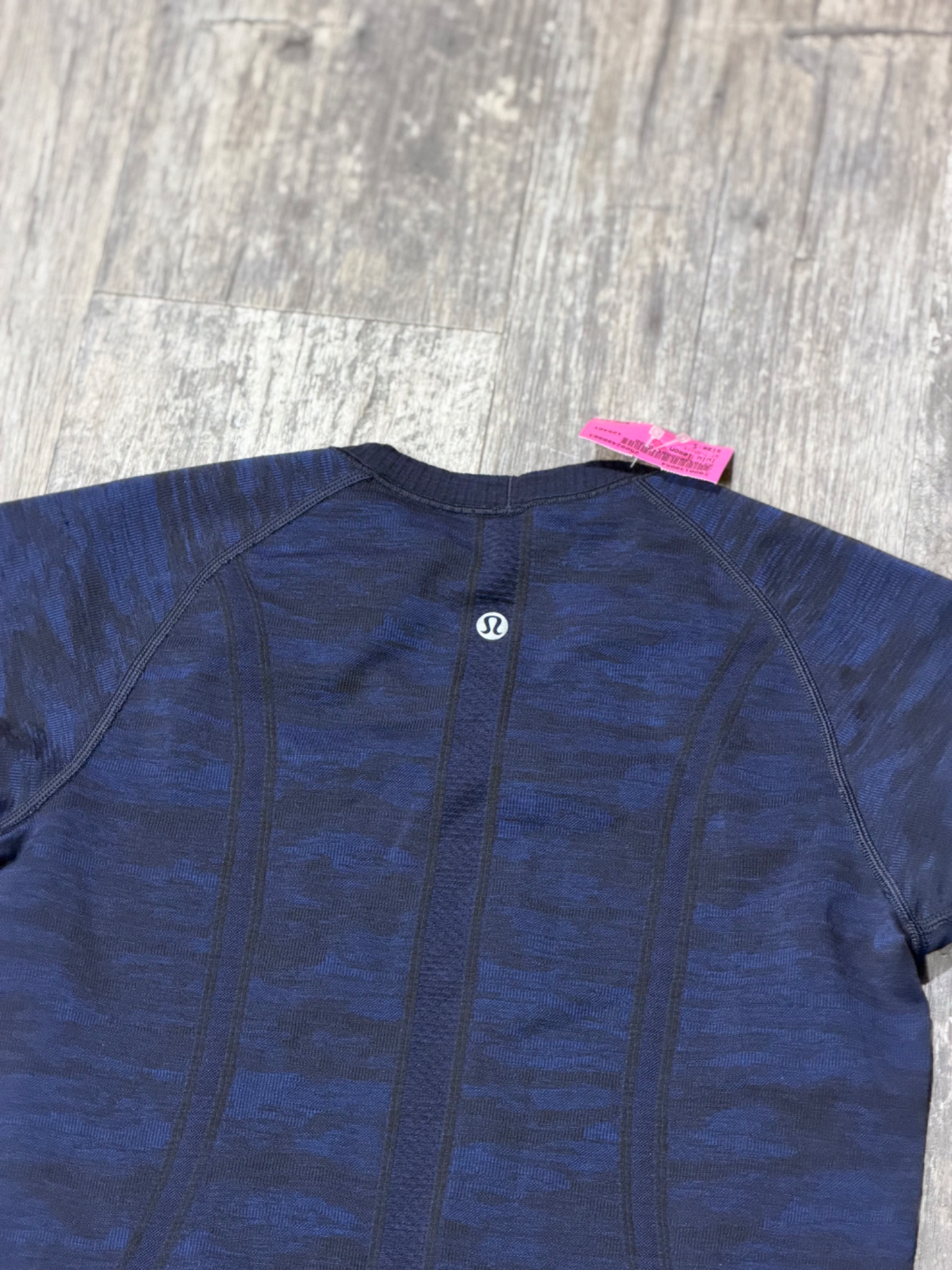 Lulu Lemon T-Shirt Size Small