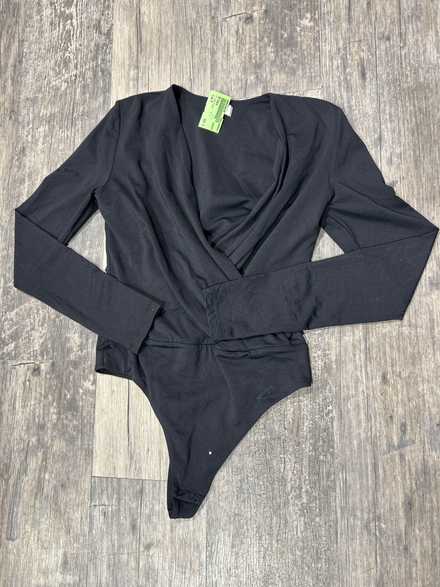 Aritzia Long Sleeve Top Size Medium