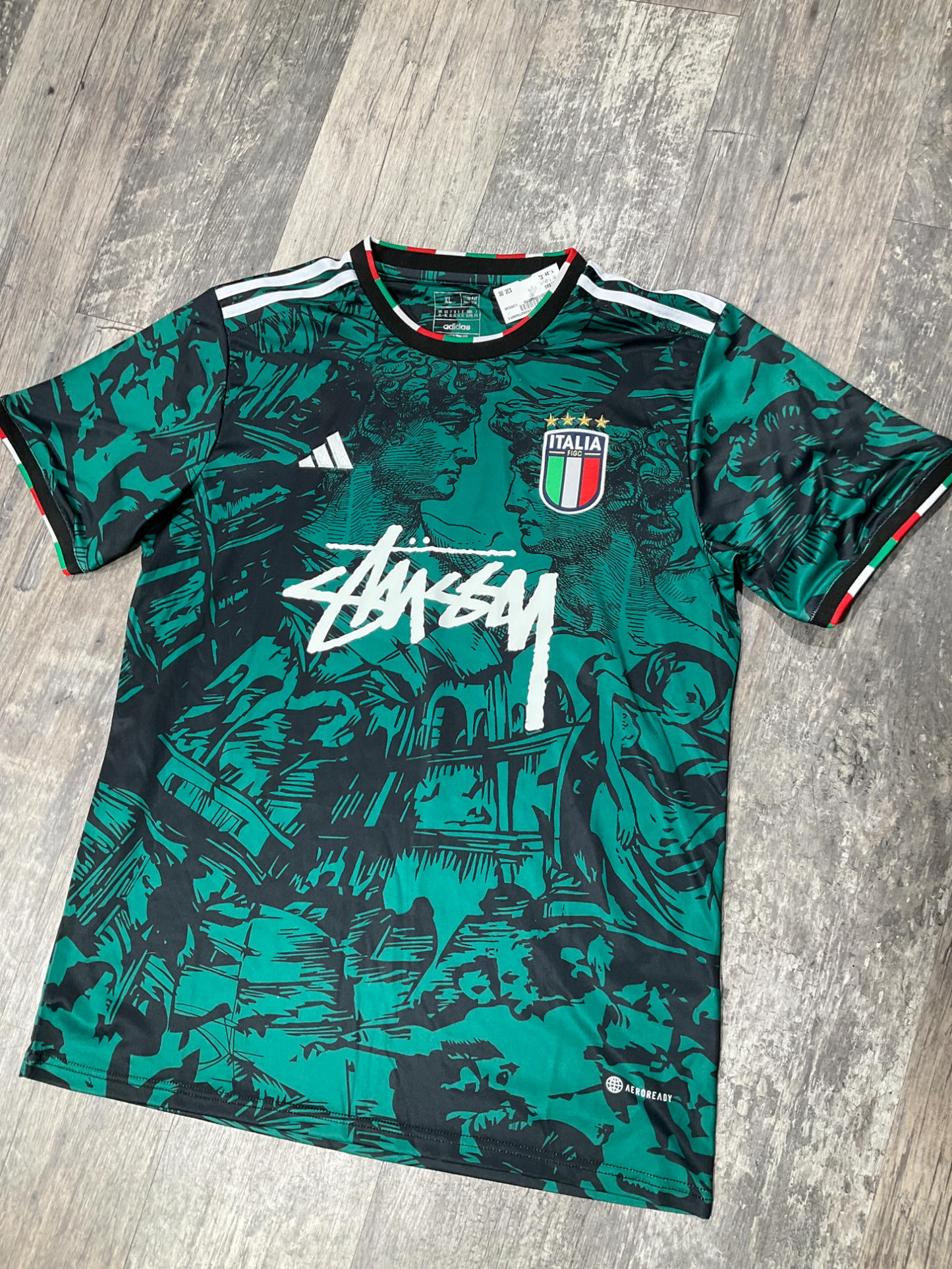 Adidas T-shirt Size Extra Large