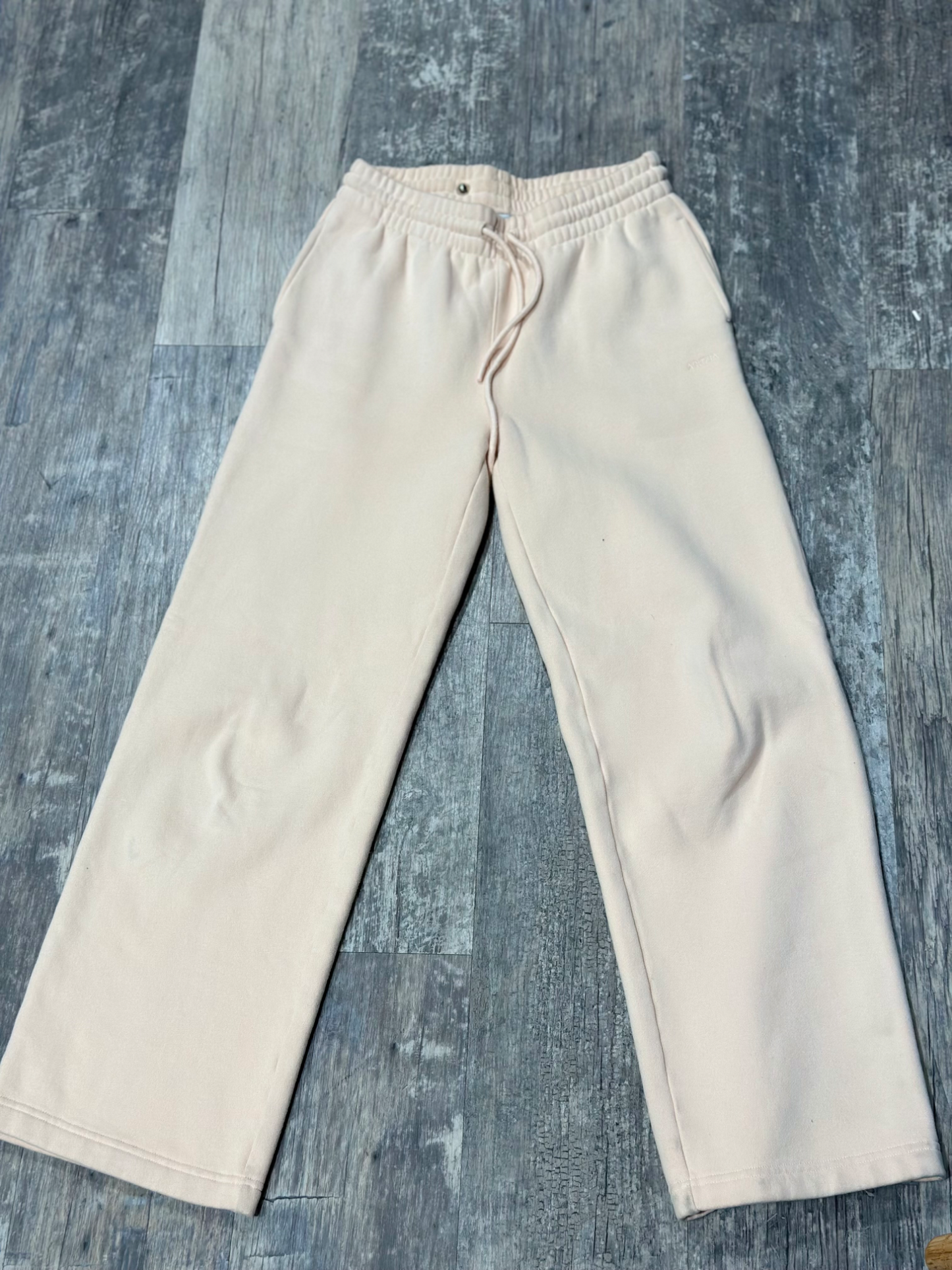 Aritzia Khakis Size Small