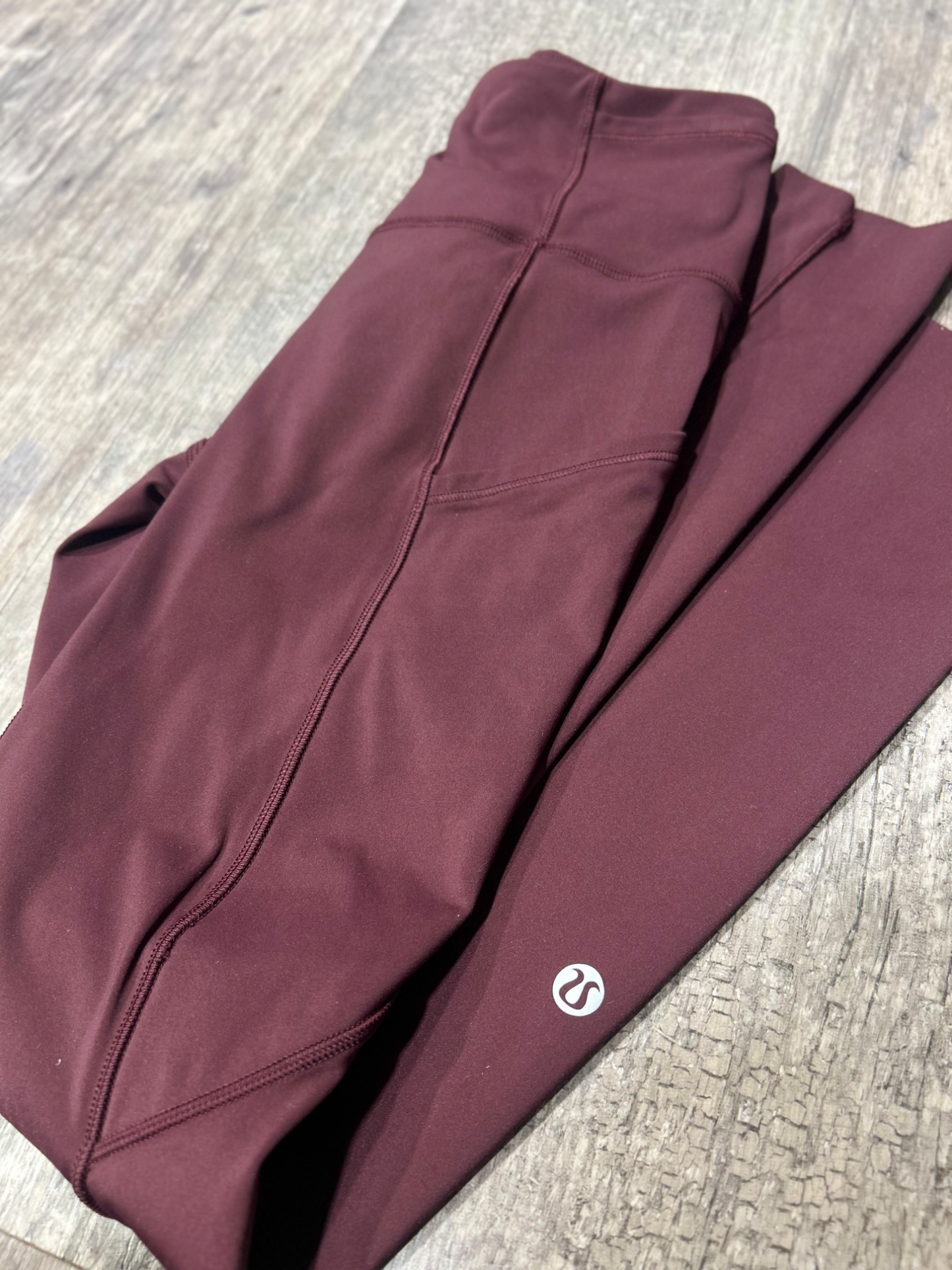 Lulu Lemon Athletic Pants Size 2 (26)