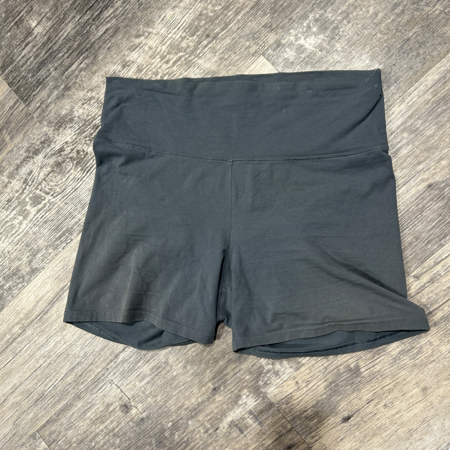 Tna Shorts Size Large