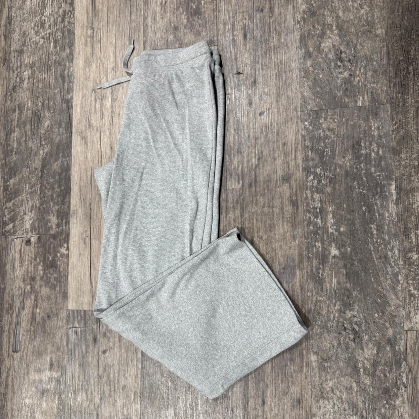 Aritzia Khakis Size Medium