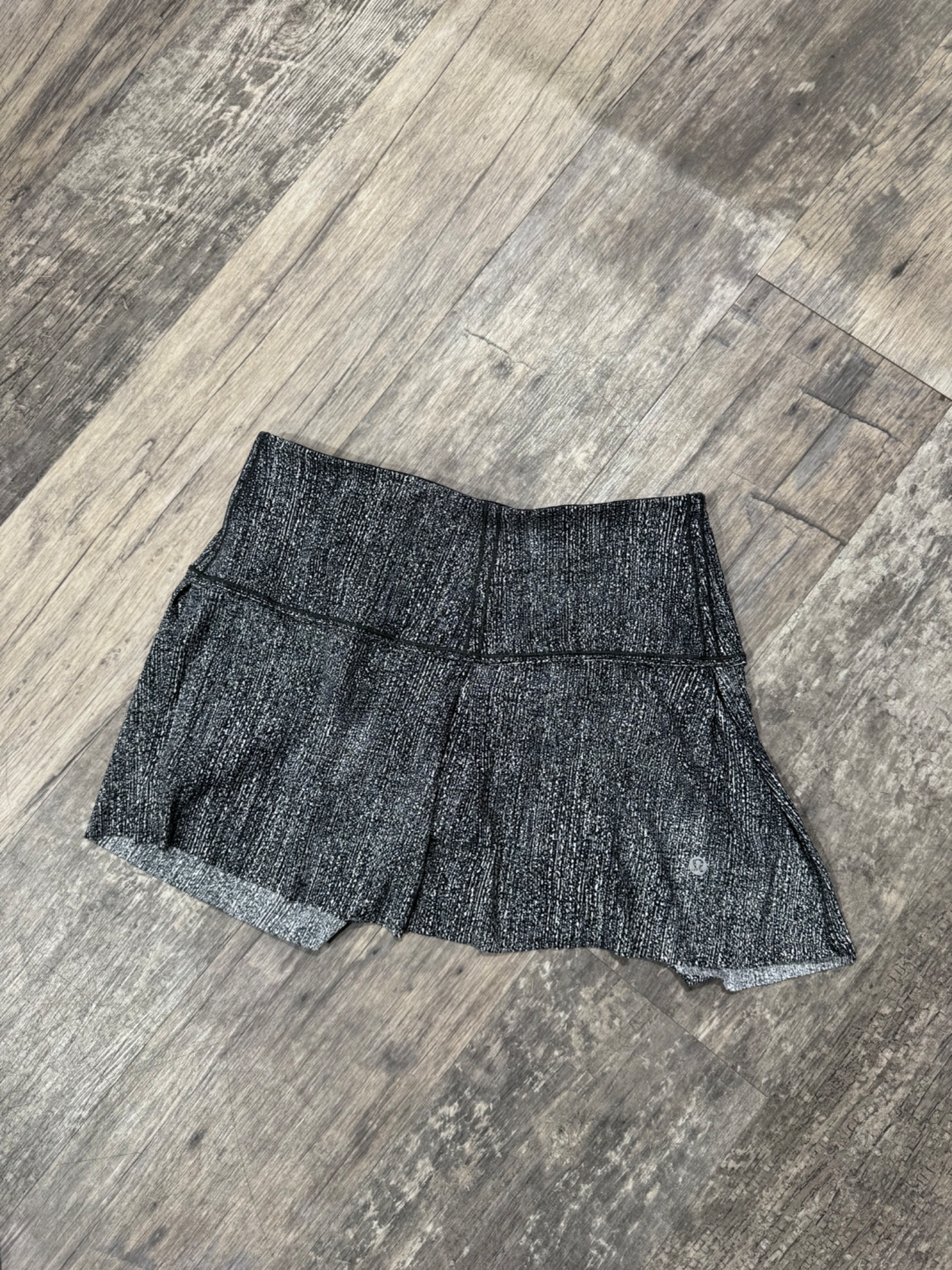 Lulu Lemon Athletic Shorts Size 6