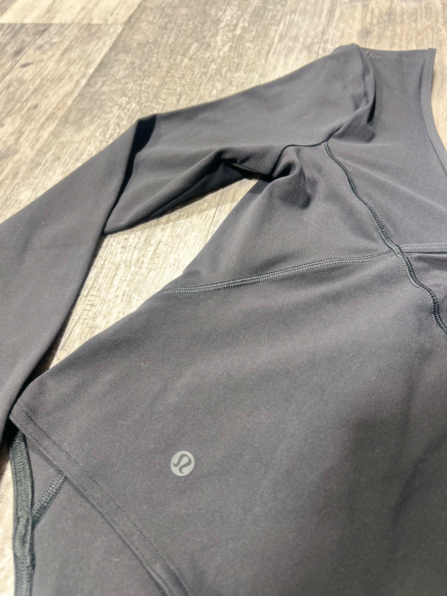 Lulu Lemon Long Sleeve Top Size Medium