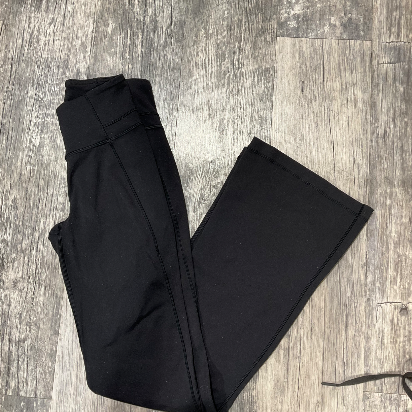 Lulu Lemon Khakis Size 5/6 (28)