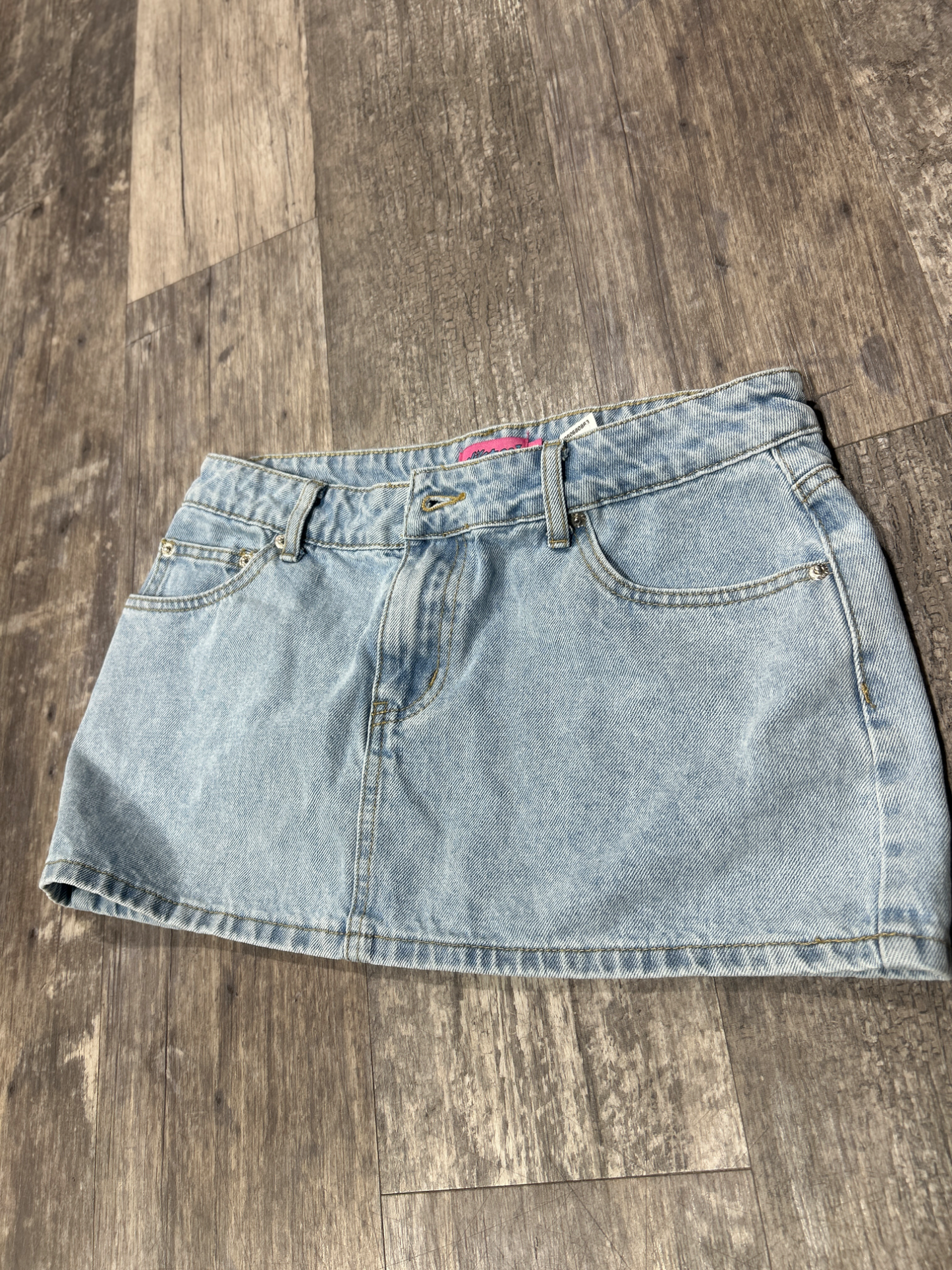Edikted Short Skirt Size Medium