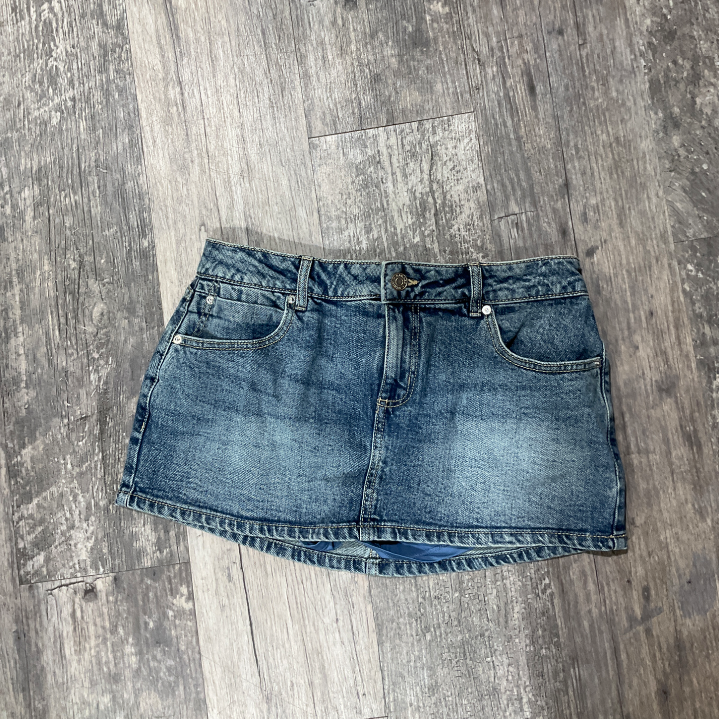 Garage Short Skirt Size Medium
