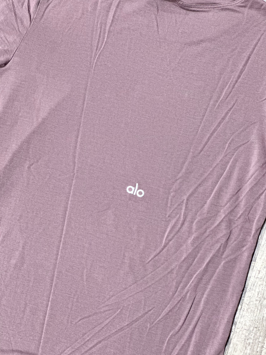Alo T-Shirt Size Medium