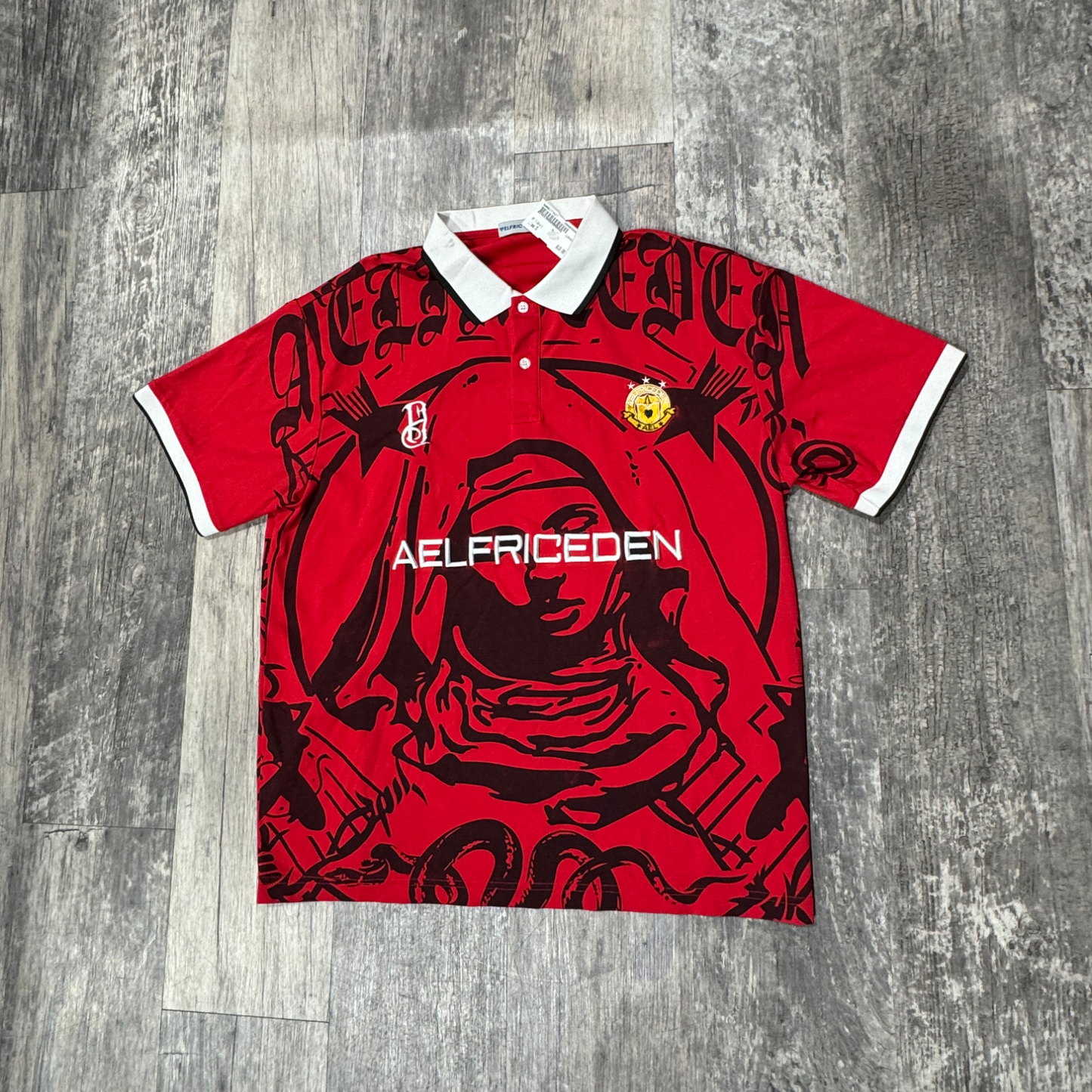 T-shirt Size Small
