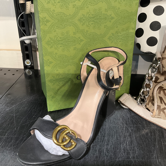 Gucci Dress Shoes Womens 8