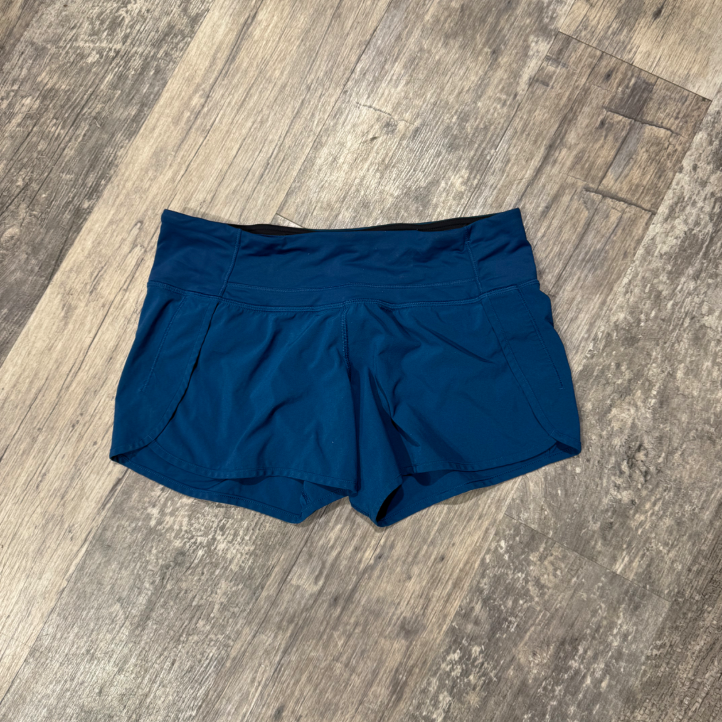 Lululemon Athletic Shorts Size Medium