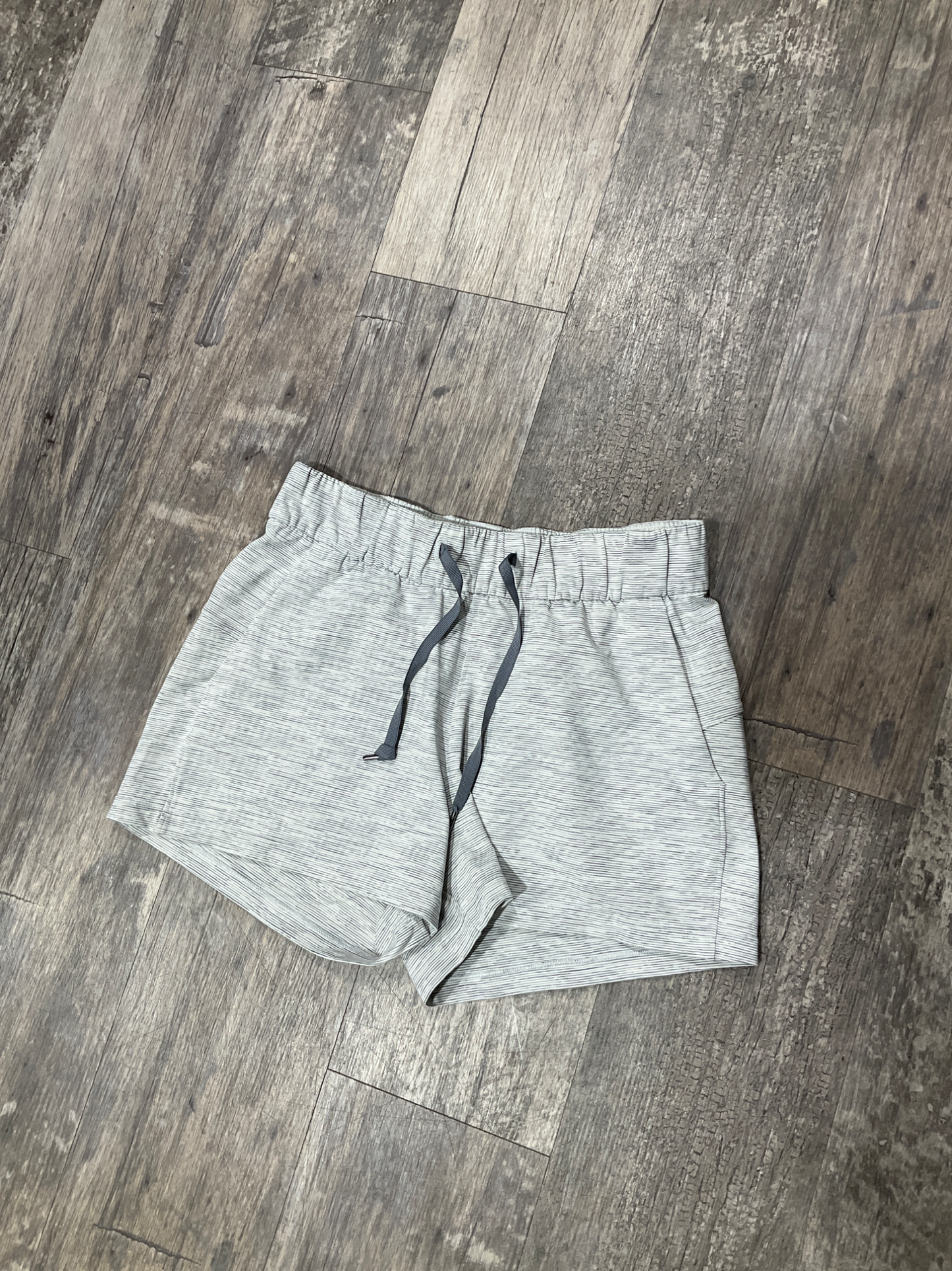 Lululemon Shorts Size 6