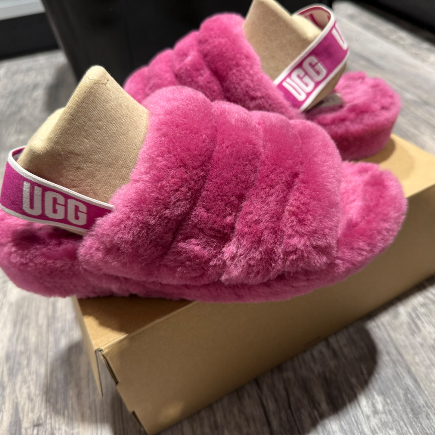 Uggs Casual Shoes Womens 6