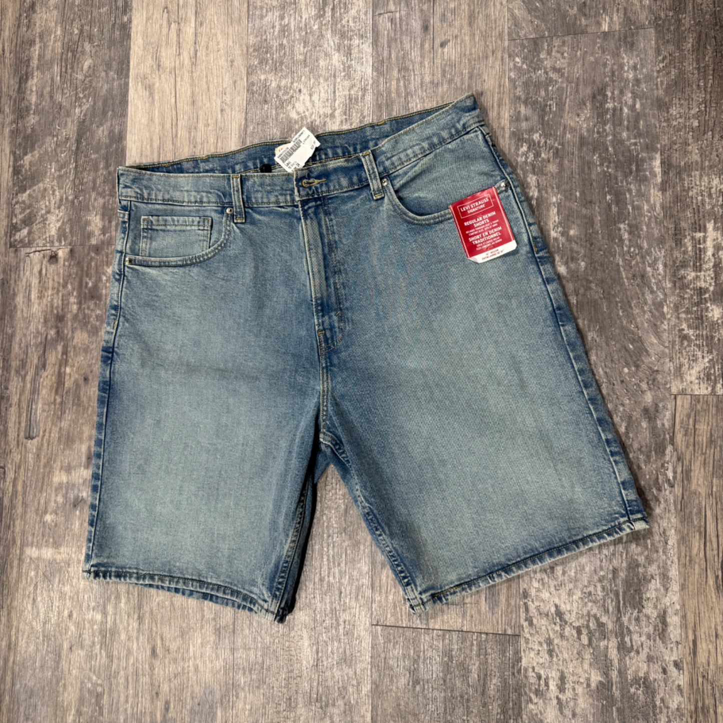 Levi Shorts Size 34