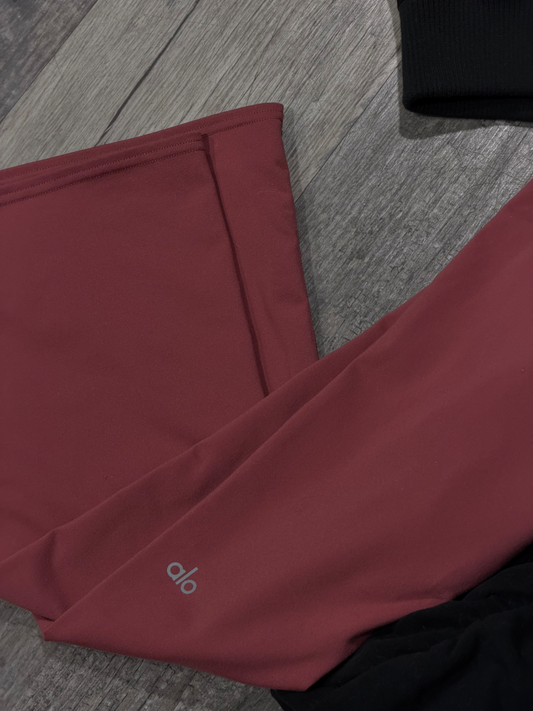 Alo Khakis Size Small