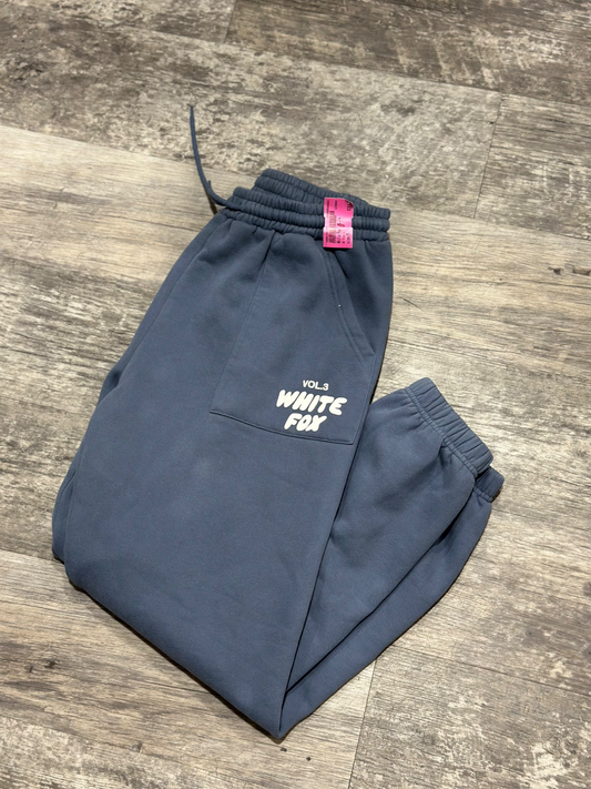 White Fox Khakis Size Medium