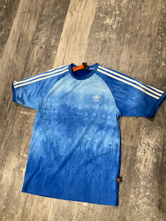 Adidas T-shirt Size Small