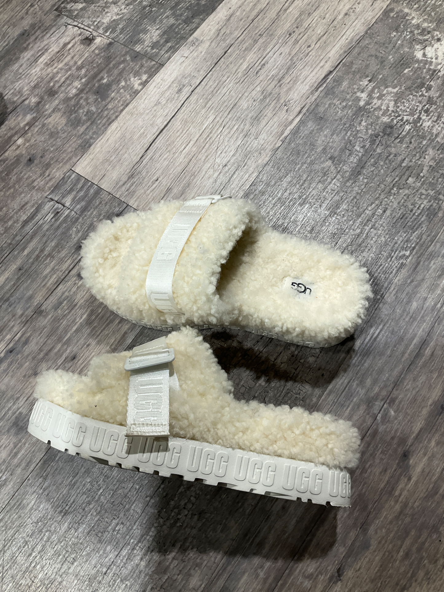 Uggs Sandals Womens 6