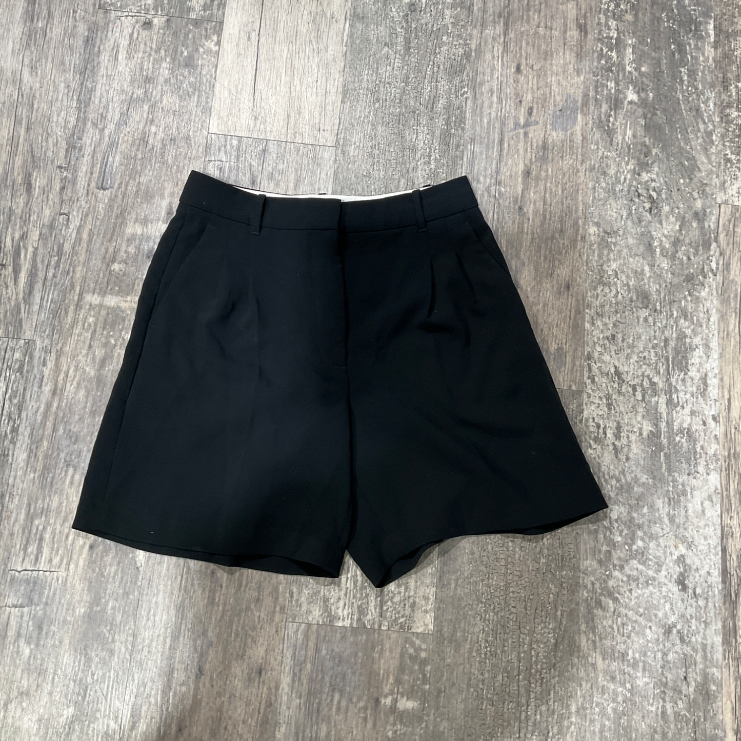Aritzia Shorts Size 9/10