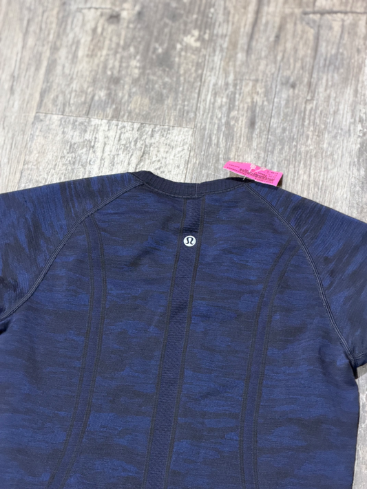 Lulu Lemon T-Shirt Size Small