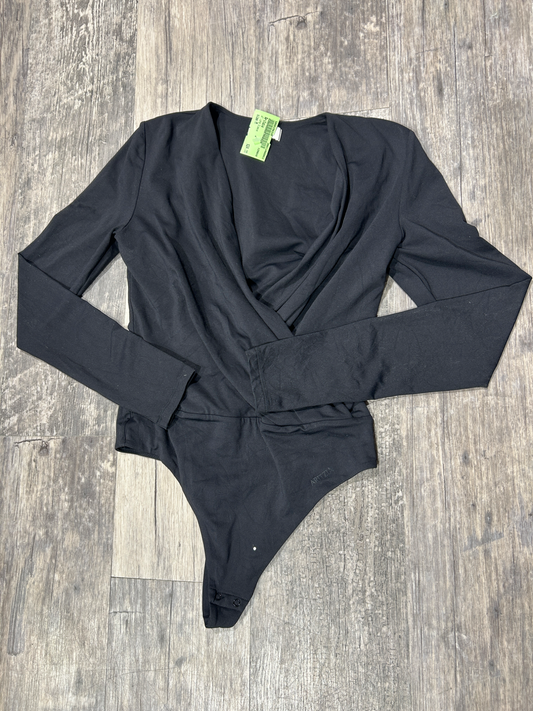Aritzia Long Sleeve Top Size Medium