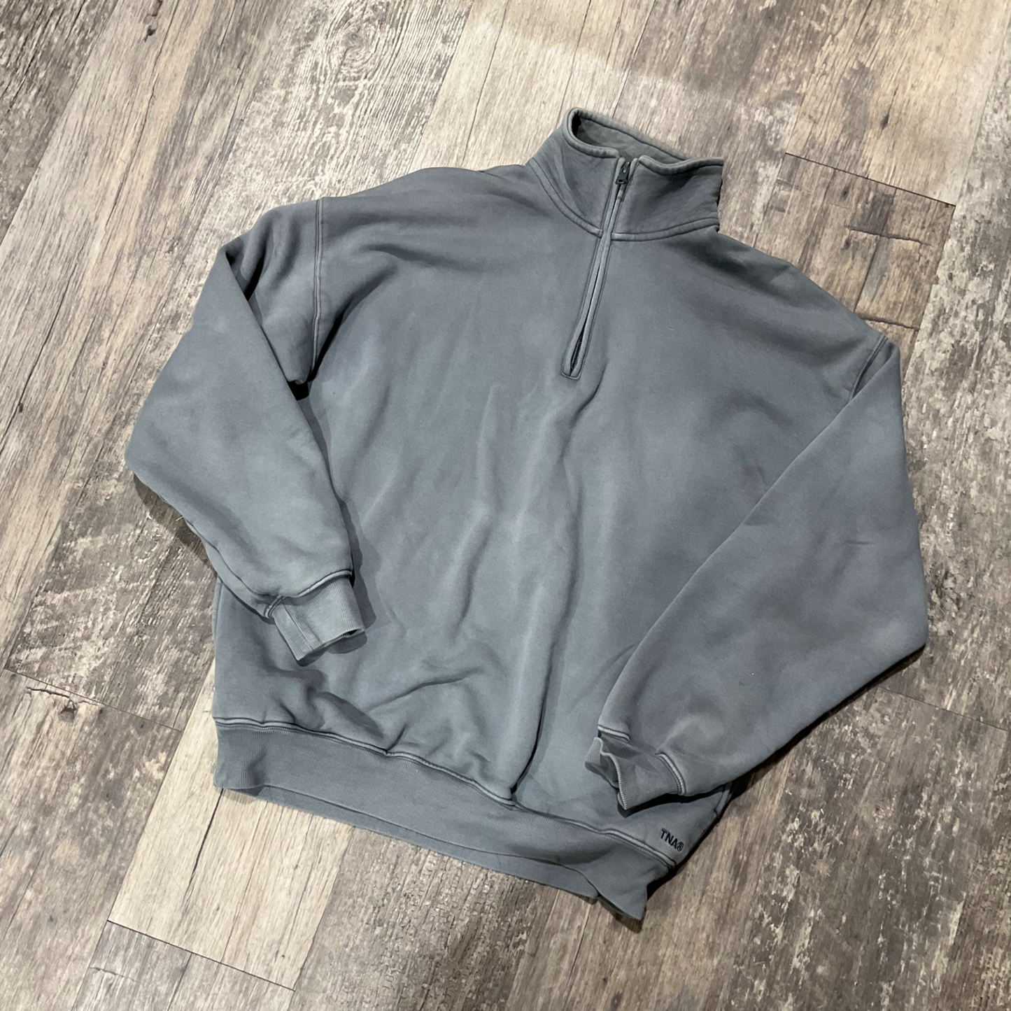 Tna Sweater Size Medium