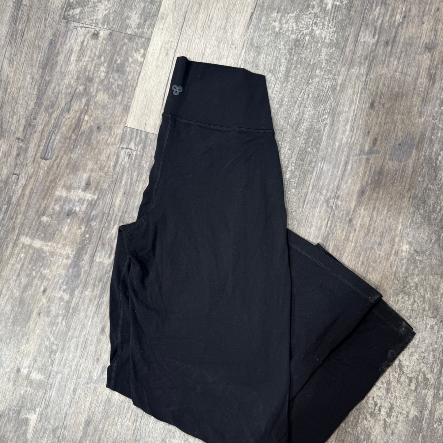 Tna Khakis Size Large