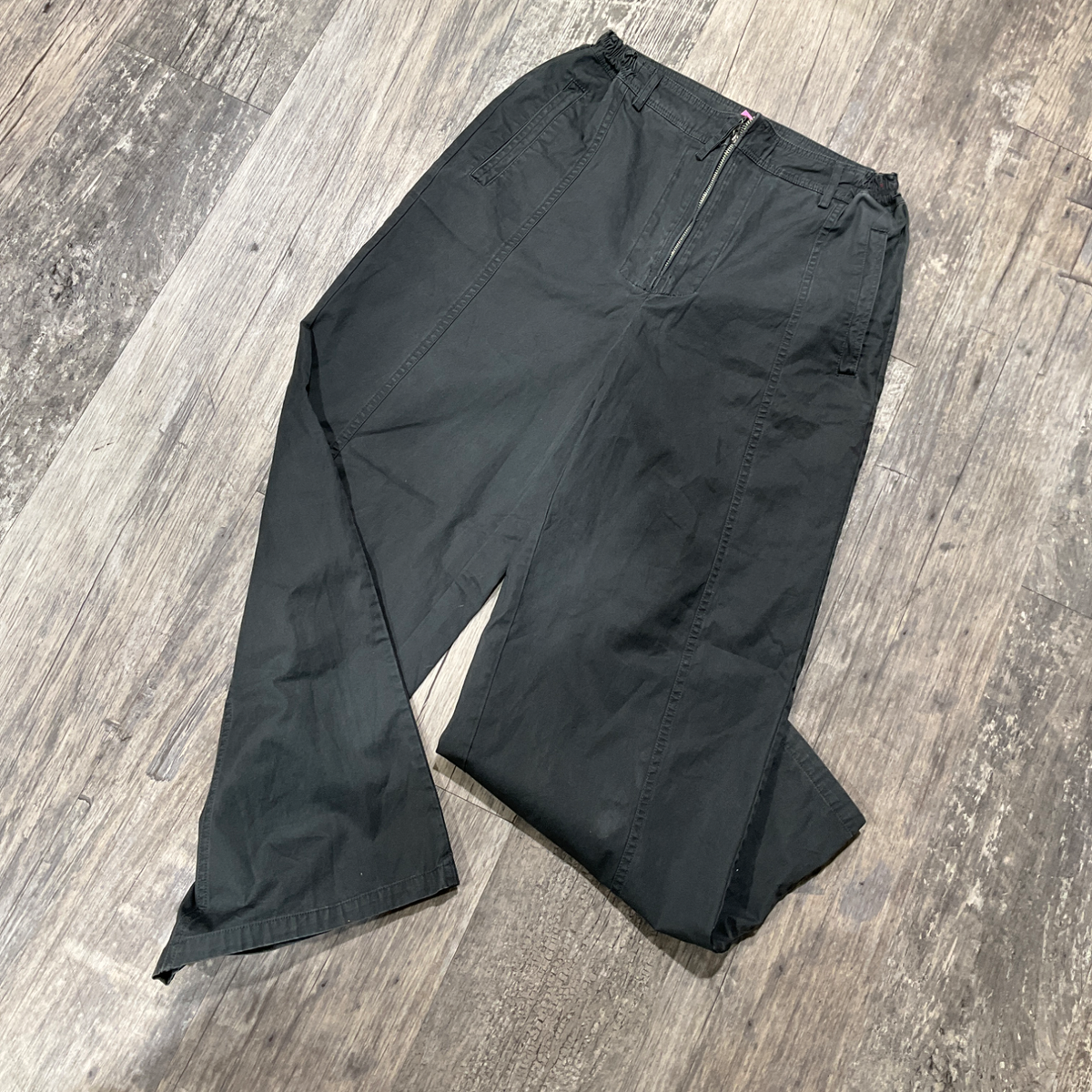 Skims Khakis Size Small