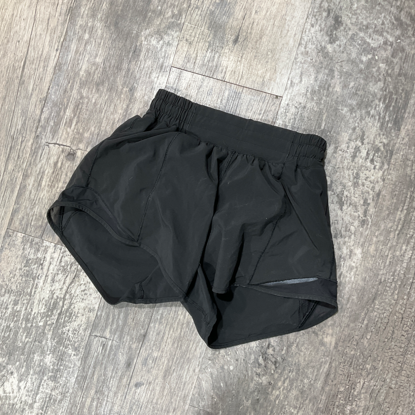Lulu Lemon Athletic Shorts Size 3/4