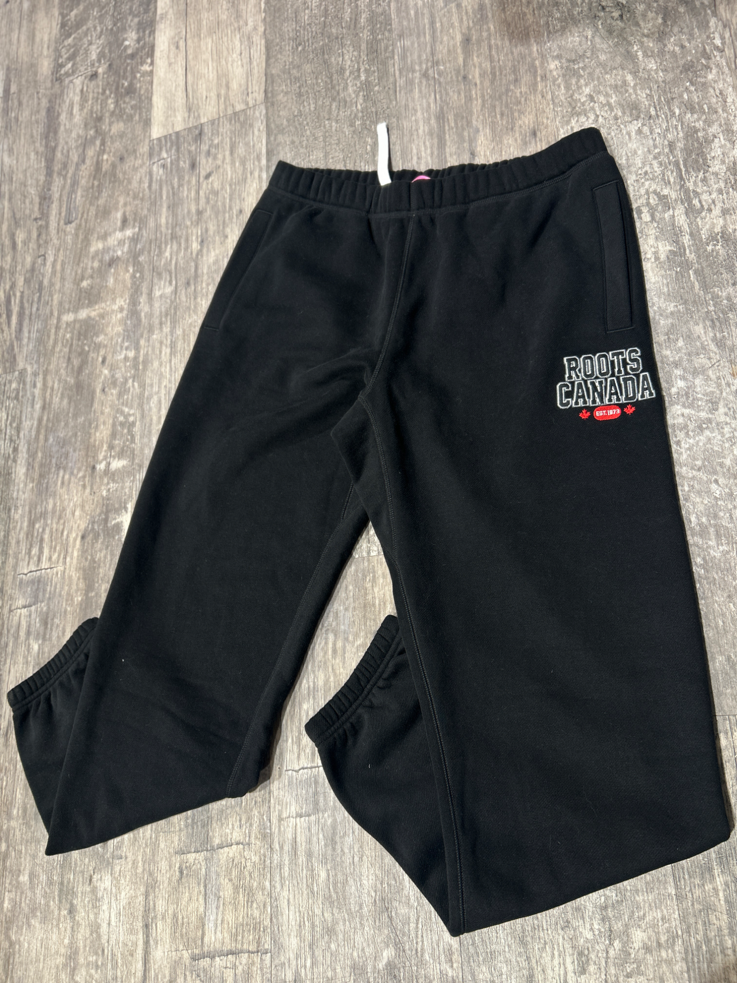 Roots Khakis Size Small