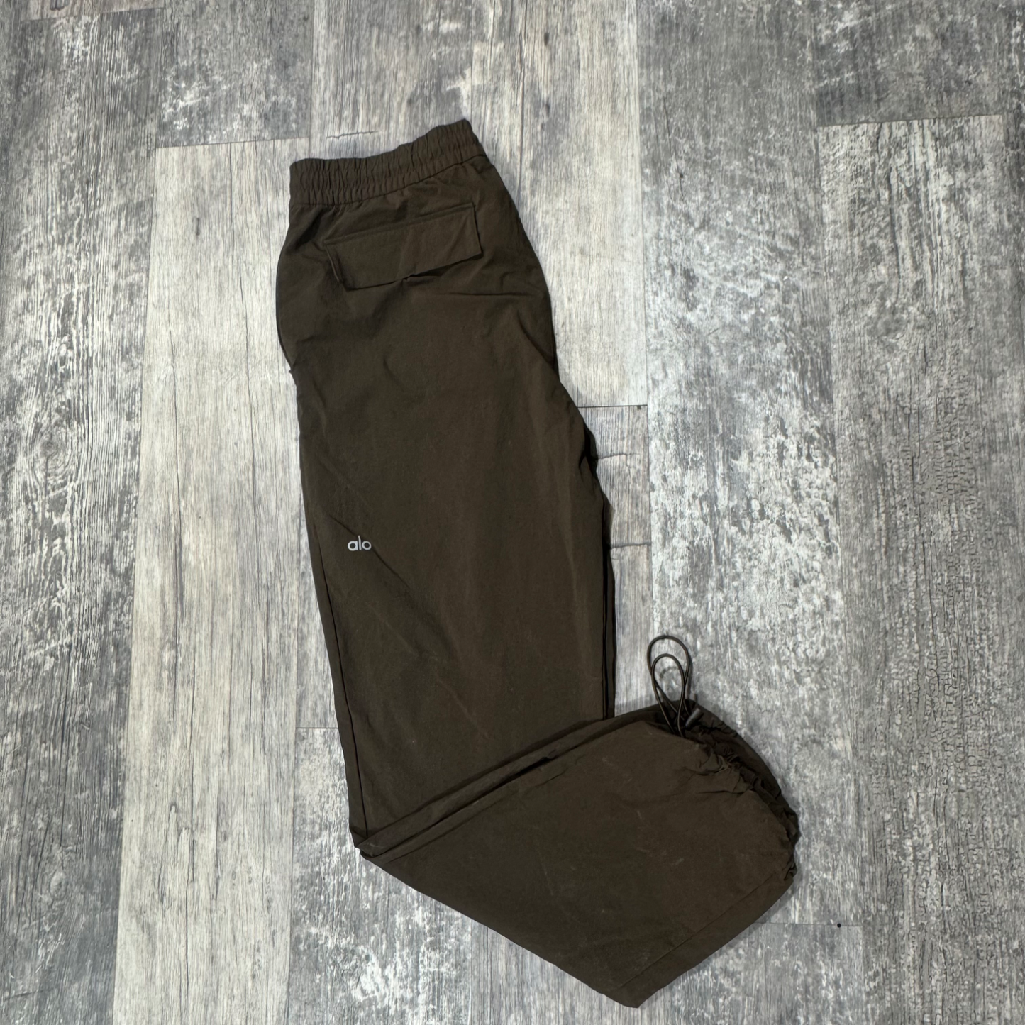 Alo Khakis Size Large