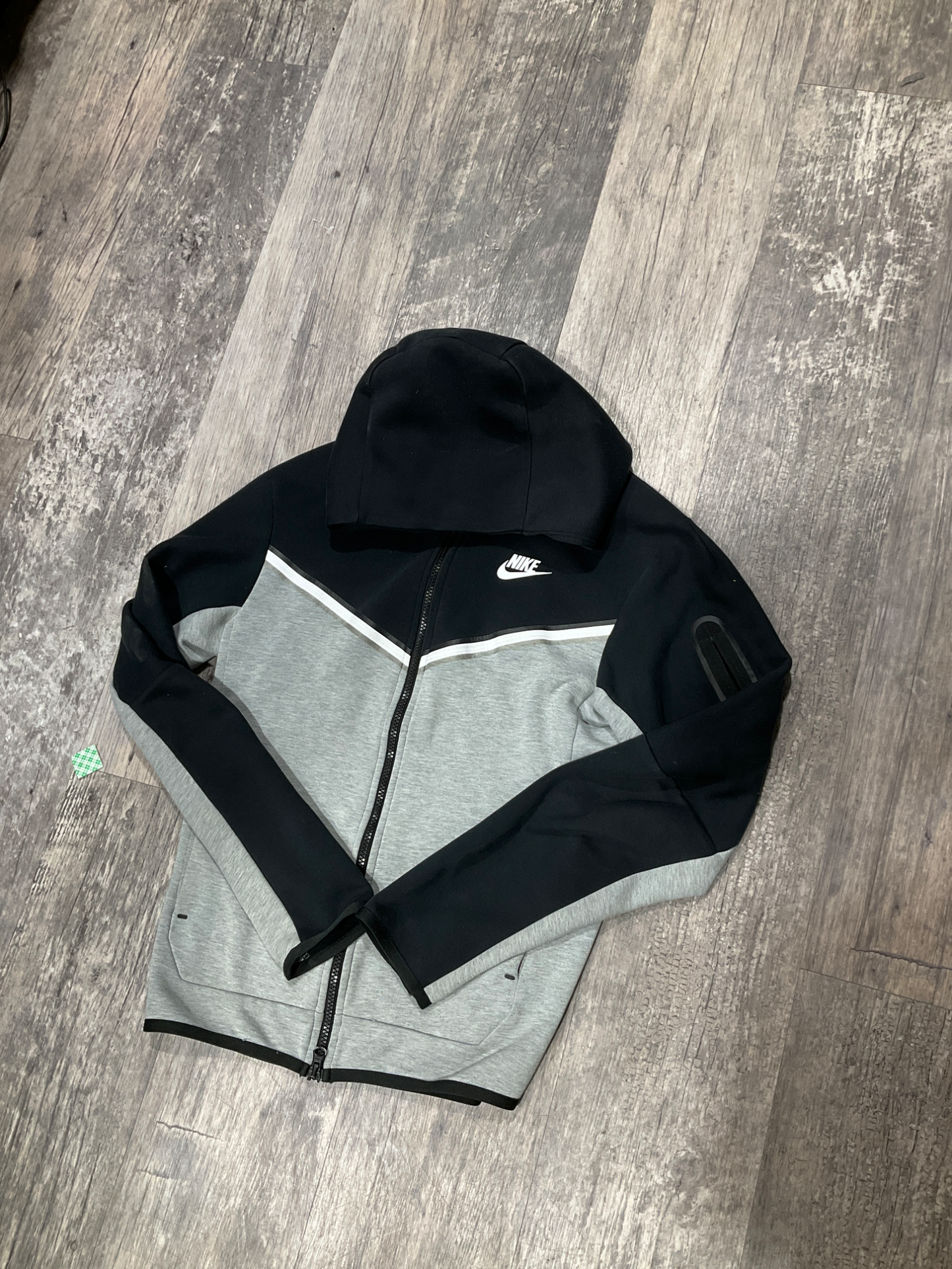 Nike Sweater Size Extra Small