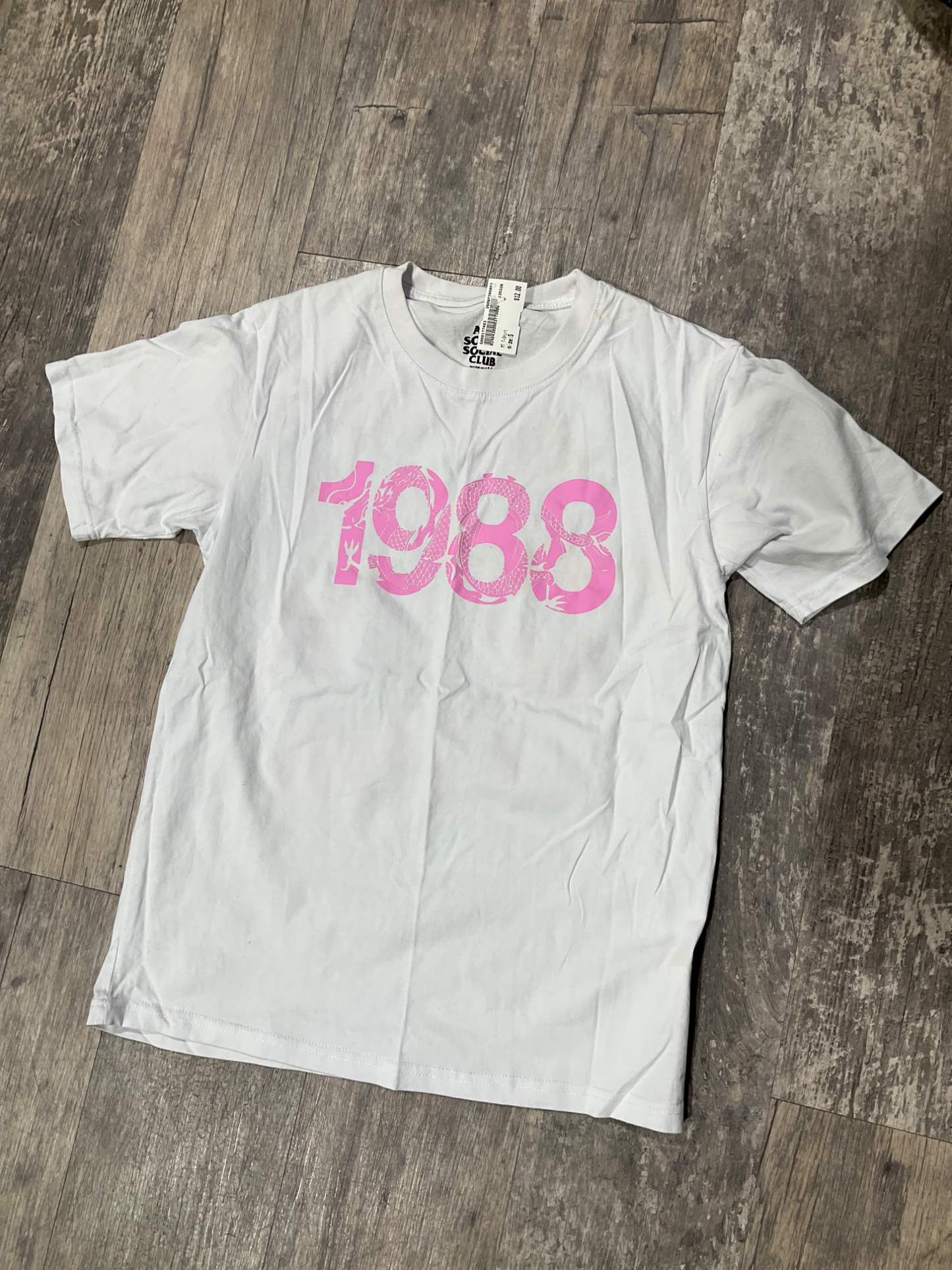 T-shirt Size Small