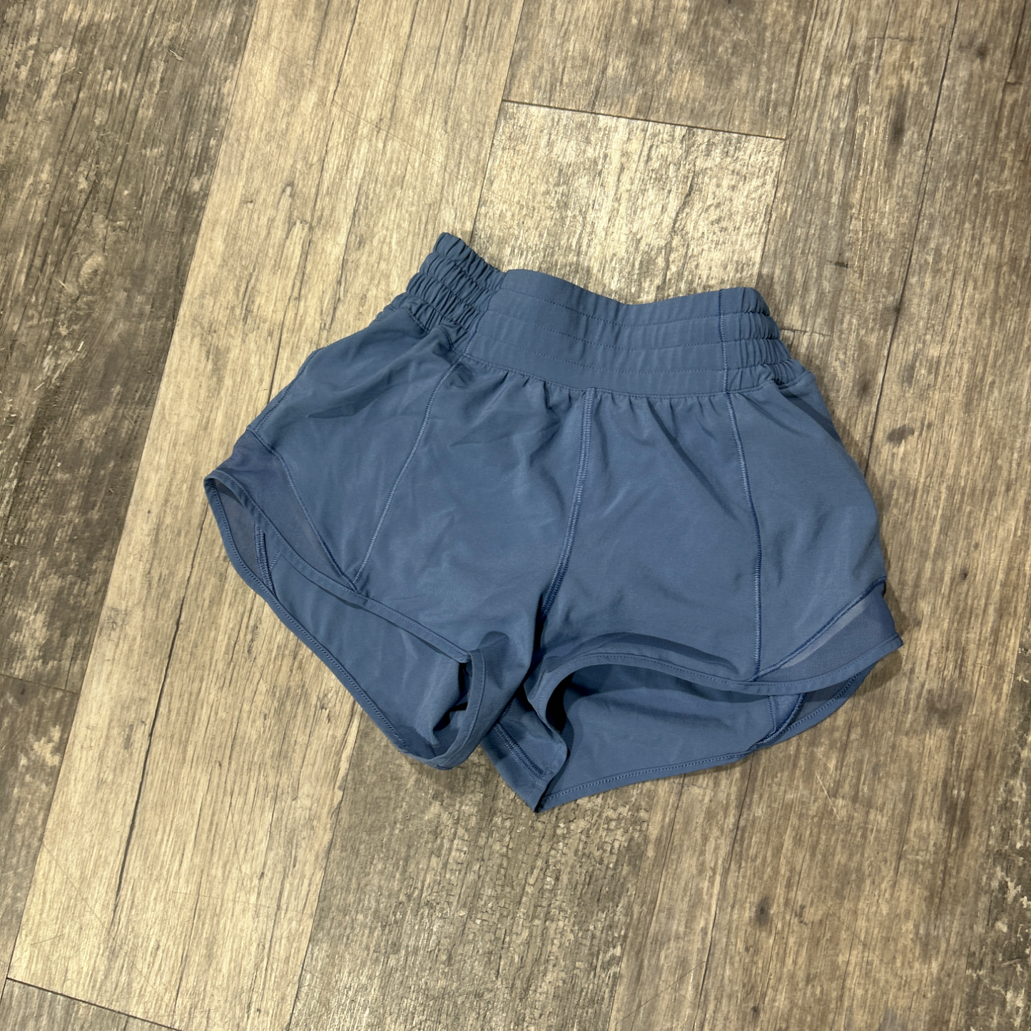 Lululemon Athletic Shorts Size 3/4