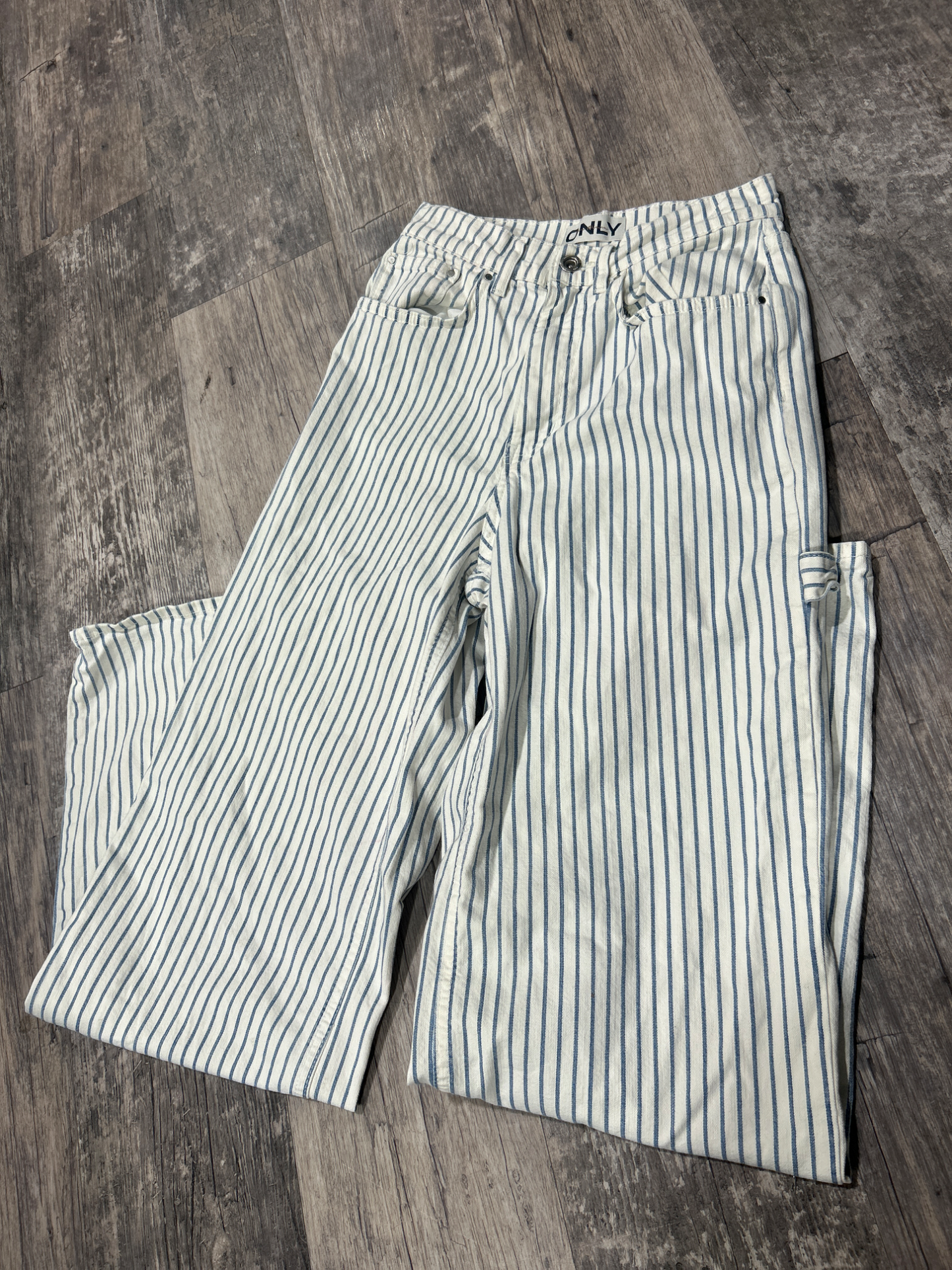 Only Khakis Size 2 (26)