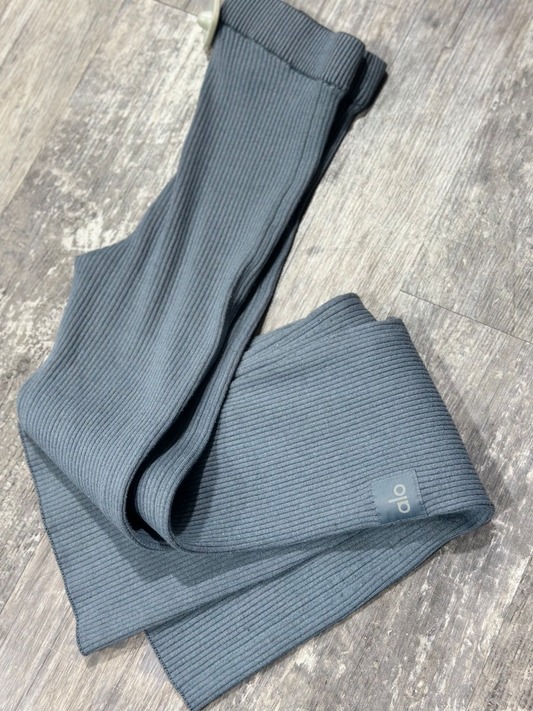 Alo Khakis Size Small