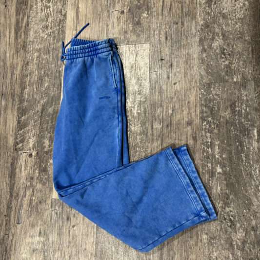 Aritzia Khakis Size Medium