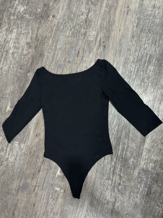 Aritzia Long Sleeve Top Size Medium
