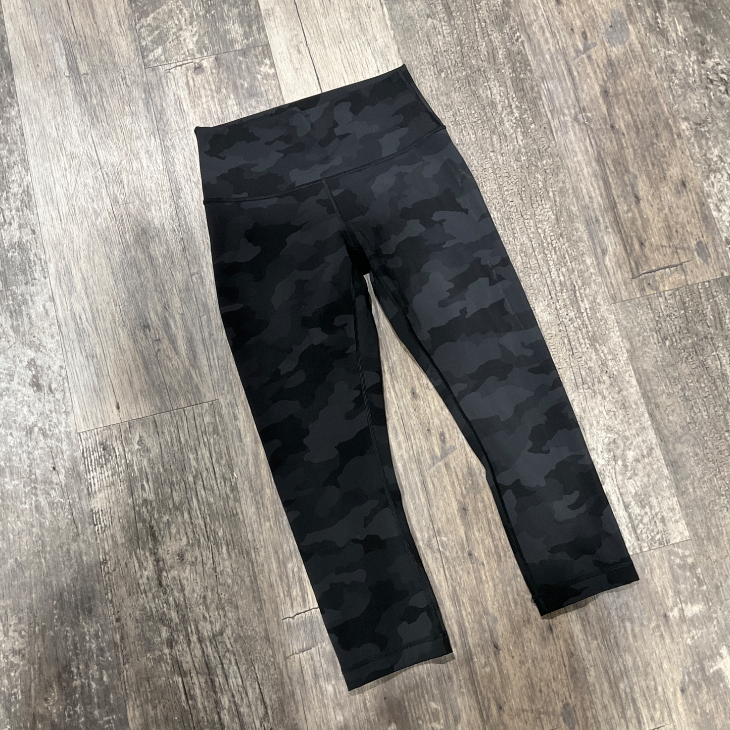 Lululemon Khakis Size 5/6 (28)