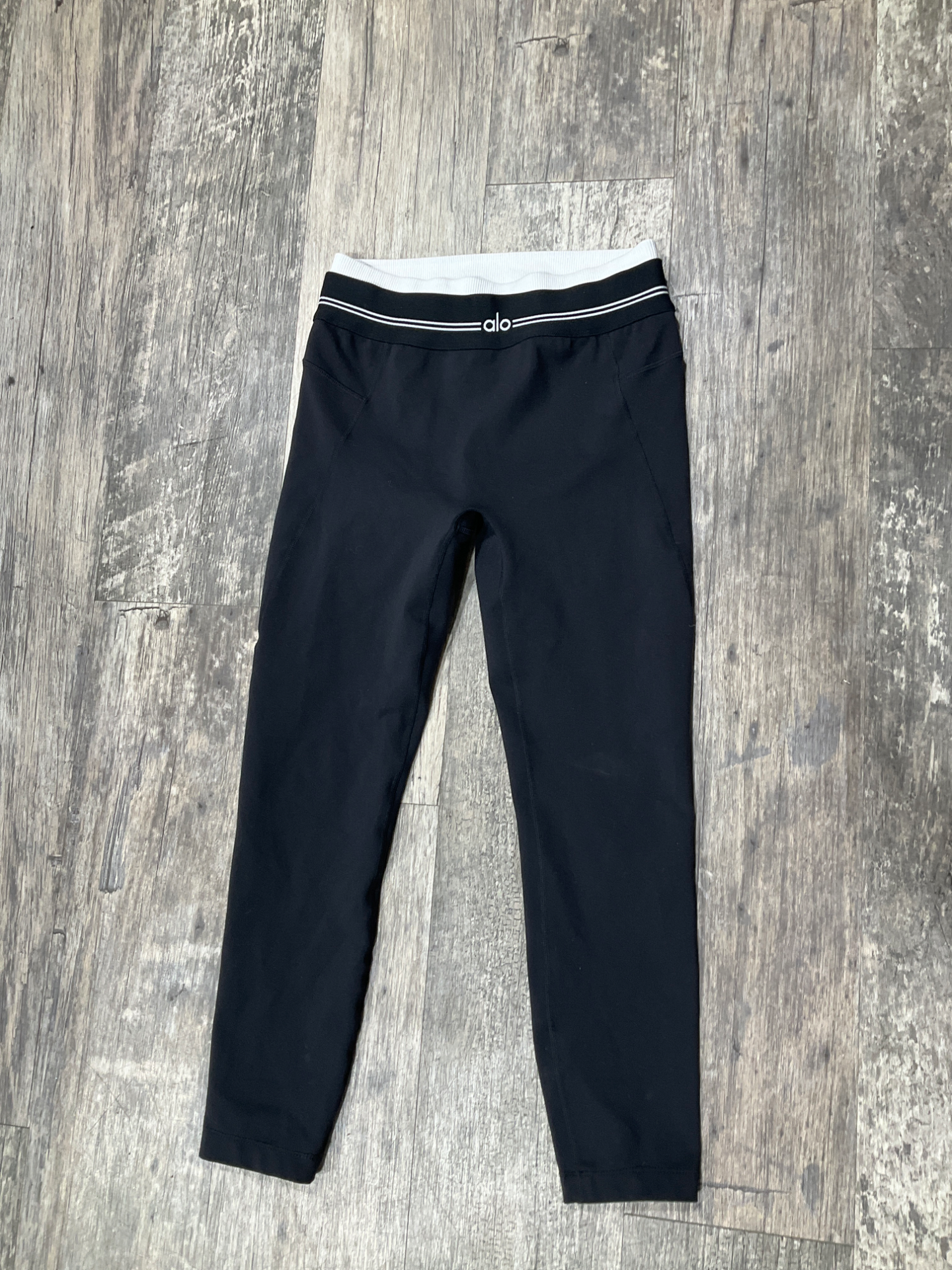 Alo Khakis Size Small