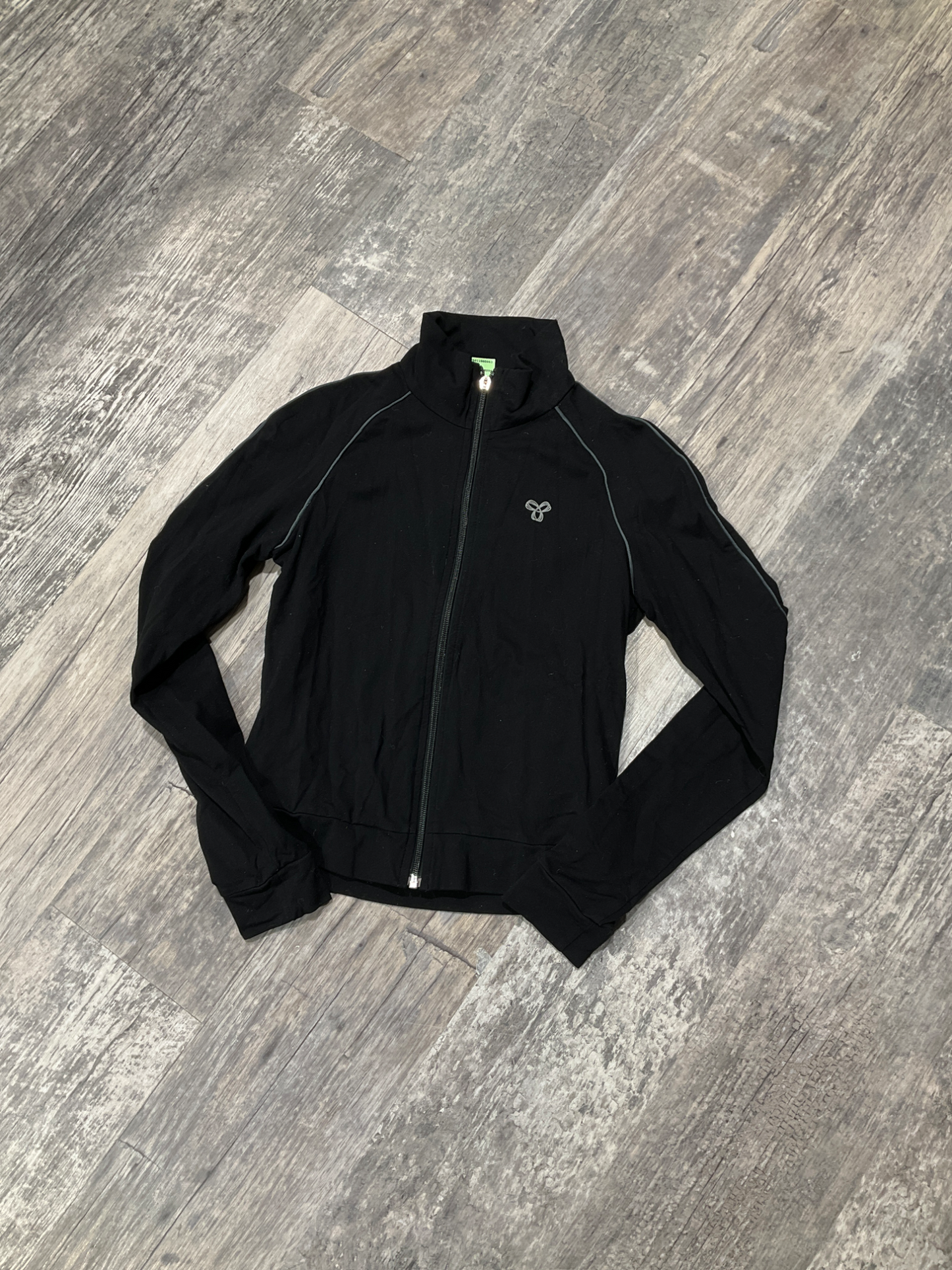 Tna Sweater Size Medium